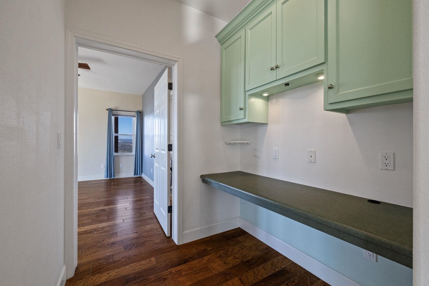 Jamestown, California 95327, United States, 2 Bedrooms Bedrooms, ,2 BathroomsBathrooms,Residential,Pending,22037