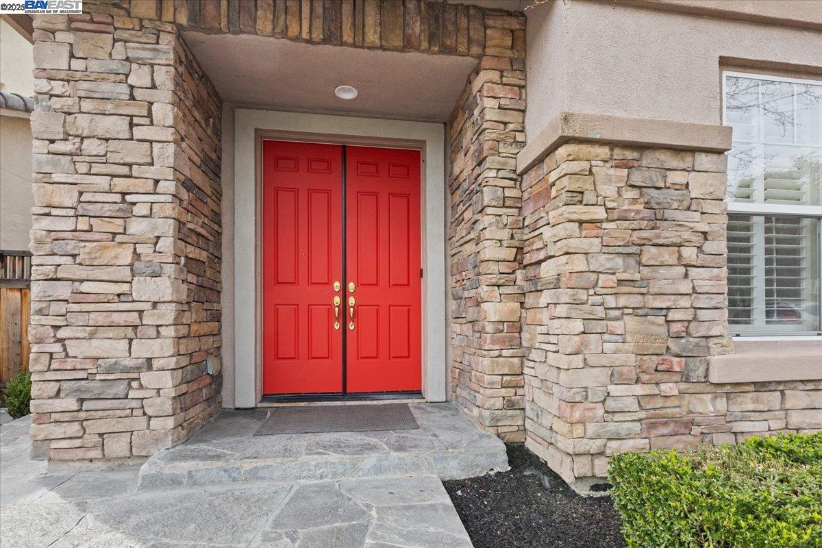 5516 Springvale Dr