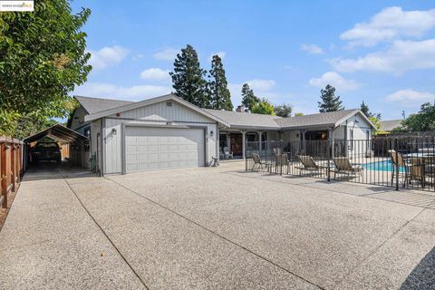 Photo of 3622 Delancey Ln, Concord, CA 94519 (MLS # 41114340)