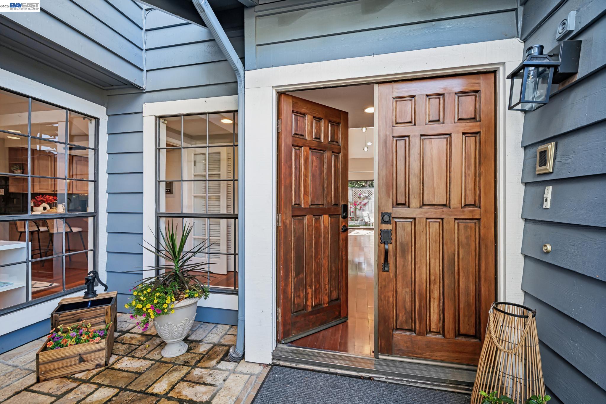 8 Avondale Lndg