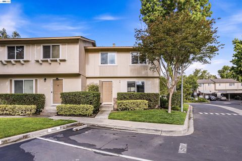 Photo of 3789 Saratoga Way, Pleasanton, CA 94588 (MLS # 41132804)