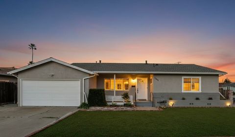 Photo of 7865 Tamarack Dr, Dublin, CA 94568 (MLS # 41122432)