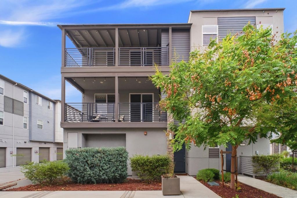 Photo of 385 Line Street, Hayward, CA 94544 (MLS # ML82047380)