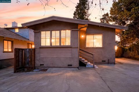Photo of 2596 Macarthur Blvd, Oakland, CA 94602 (MLS # 41122558)