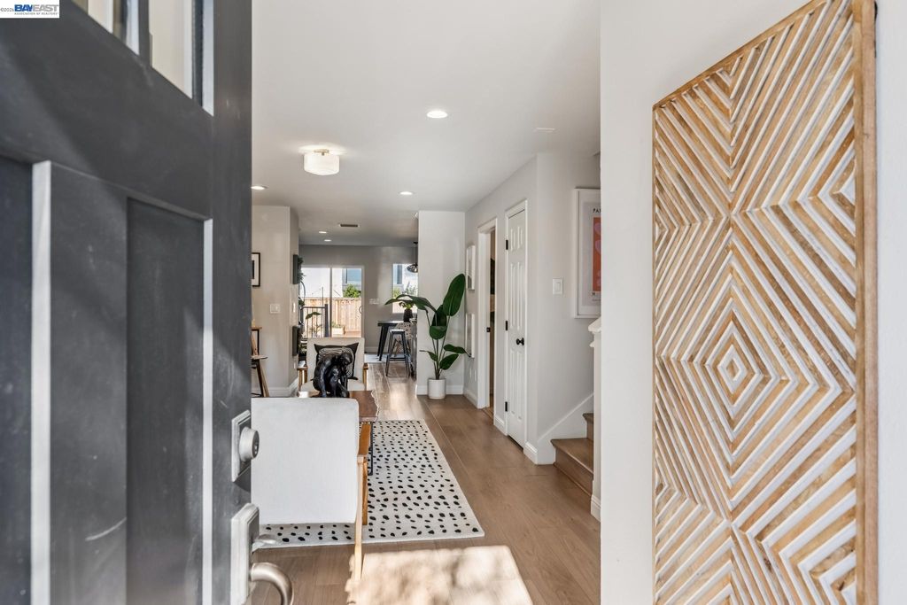 Photo of 2431 Linden Street, Oakland, CA 94607 (MLS # 41129543)