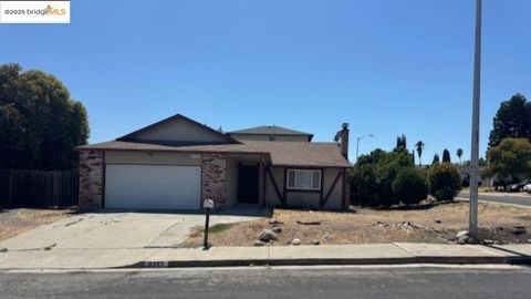 Photo of 3323 Blythe Dr, Antioch, CA 94509 (MLS # 41118463)