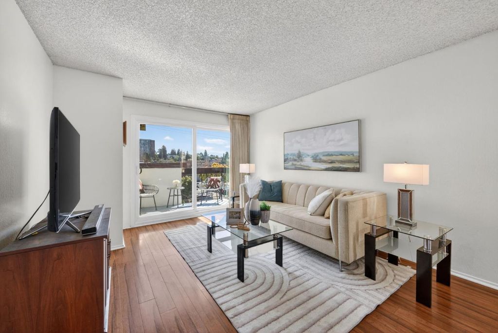 Photo of 4099 Howe Street #203, Oakland, CA 94611 (MLS # ML82038363)