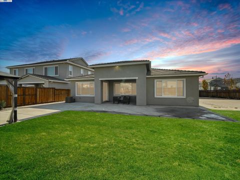 A home in Lathrop