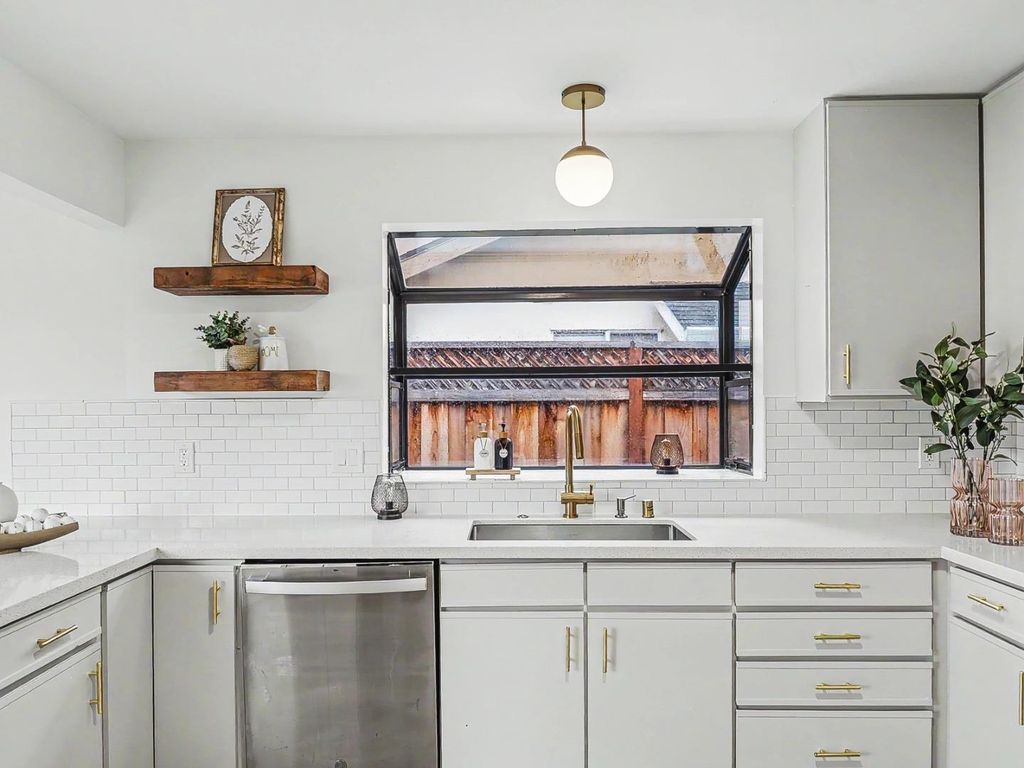 Photo of 435 Cypress Avenue, Santa Clara, CA 95050 (MLS # ML82040639)