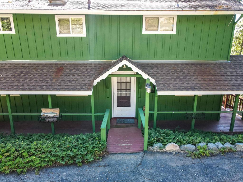 Photo of 20737 Muheli Rd, Mi Wuk Village, CA 95346 (MLS # 41113327)