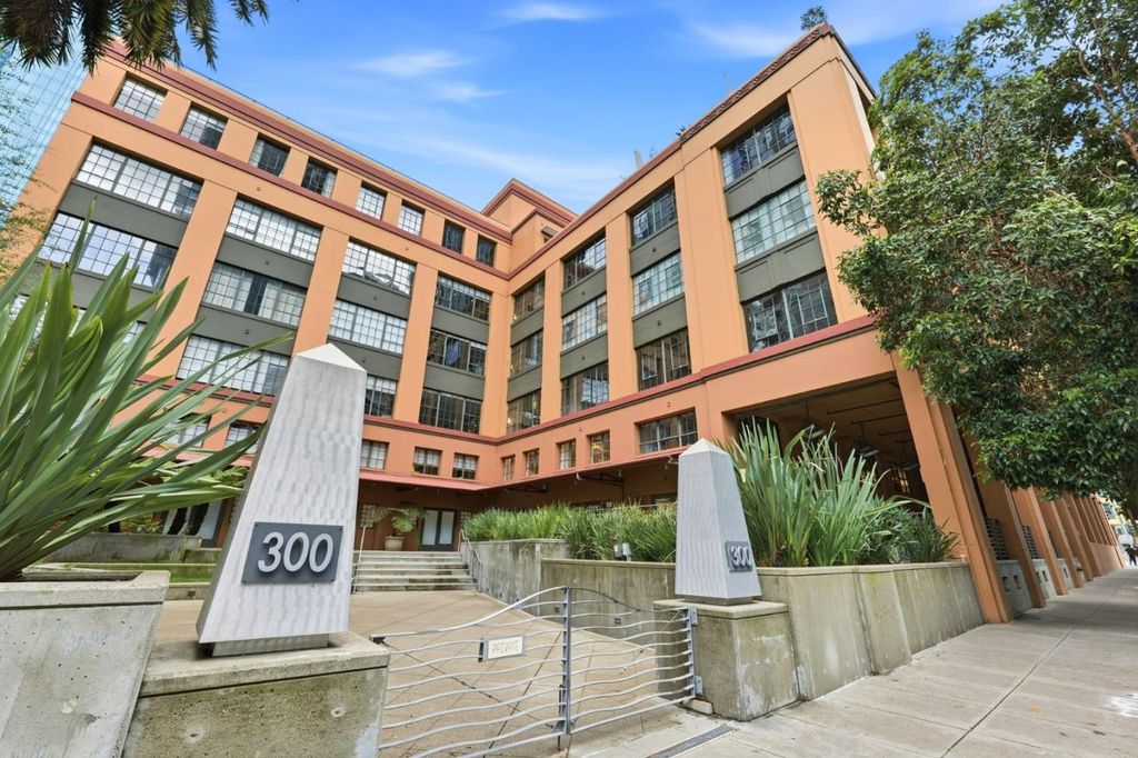 Photo of 300 Beale Street #501, San Francisco, CA 94105 (MLS # ML82030580)