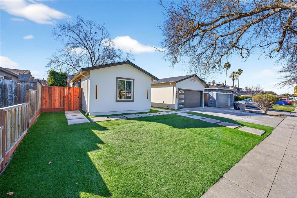 Photo of 5993 Indian Avenue, San Jose, CA 95123 (MLS # ML82044987)