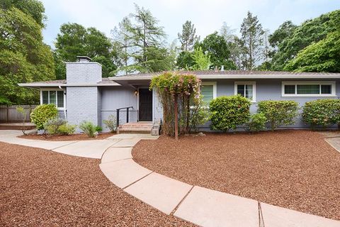 A home in Woodside