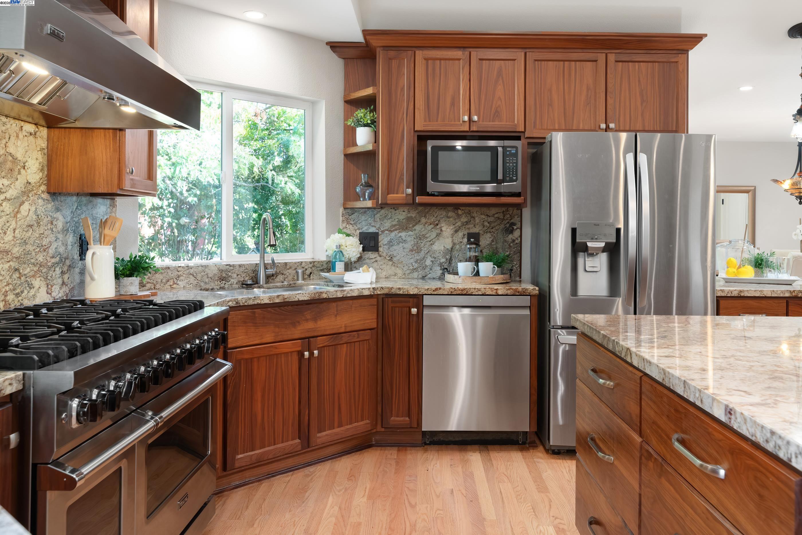 Fremont, California 94536, United States, 3 Bedrooms Bedrooms, ,3 BathroomsBathrooms,Residential,Active,200535