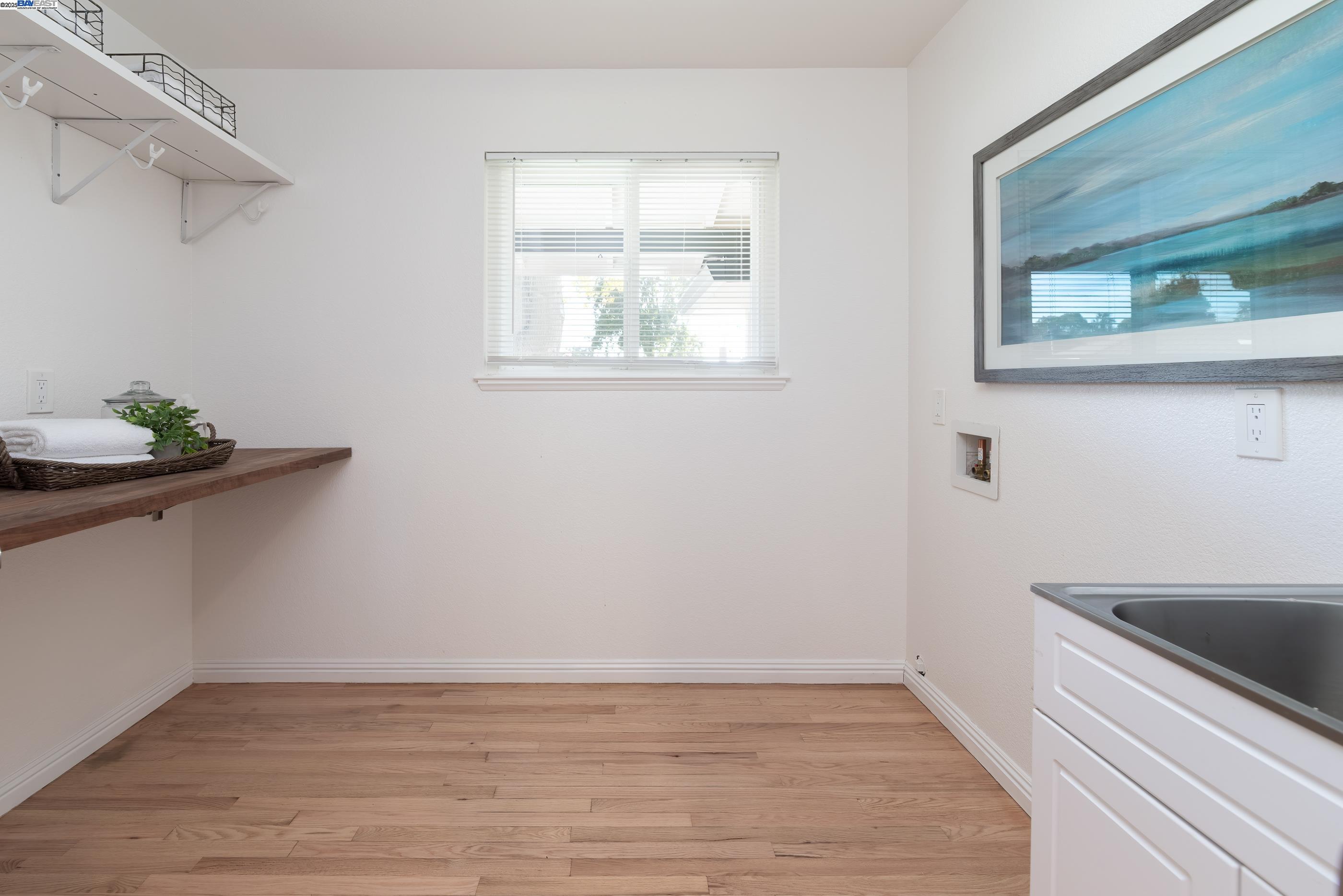 Fremont, California 94536, United States, 3 Bedrooms Bedrooms, ,3 BathroomsBathrooms,Residential,Active,200535