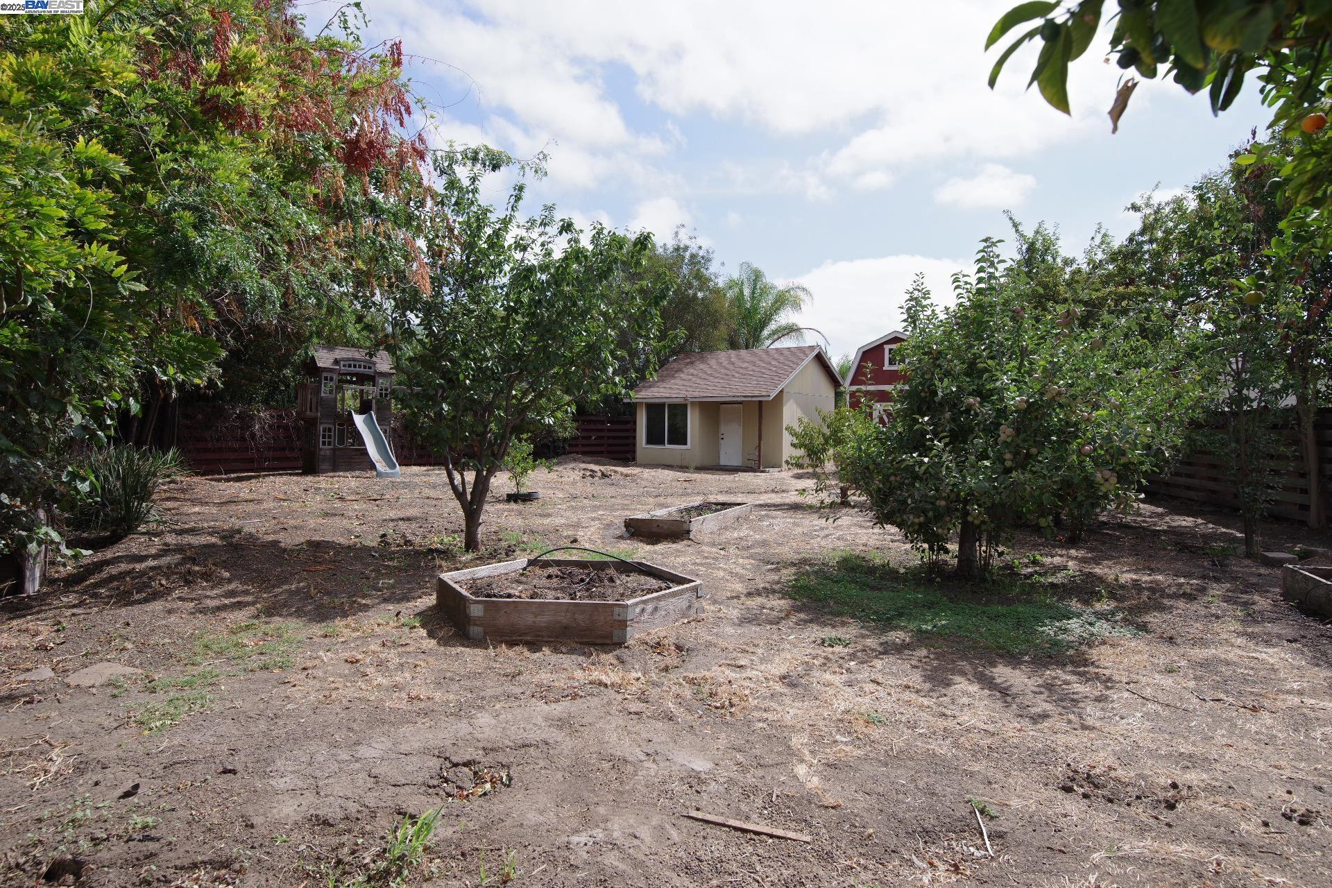 Fremont, California 94536, United States, 3 Bedrooms Bedrooms, ,3 BathroomsBathrooms,Residential,Active,200535