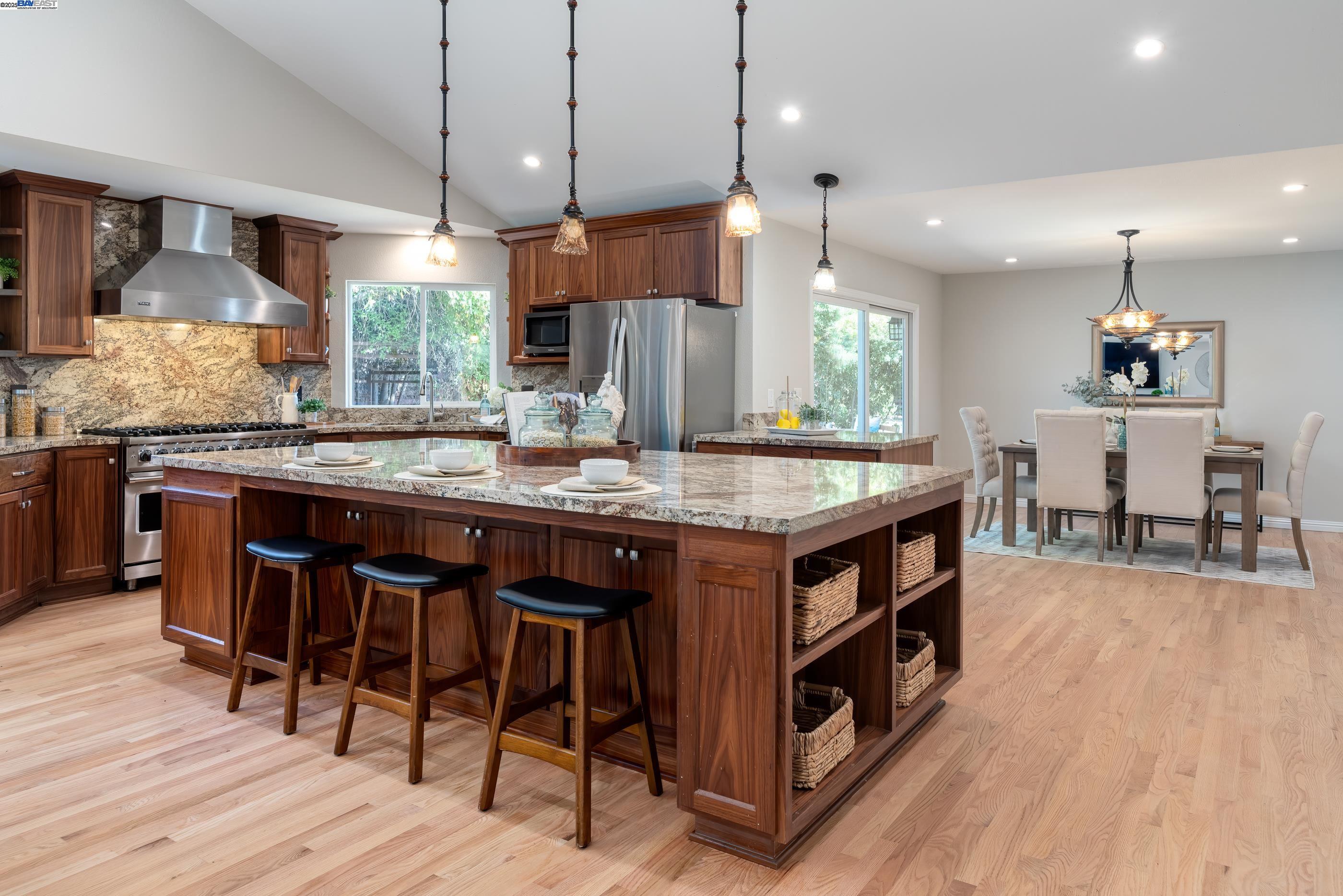 Fremont, California 94536, United States, 3 Bedrooms Bedrooms, ,3 BathroomsBathrooms,Residential,Active,200535