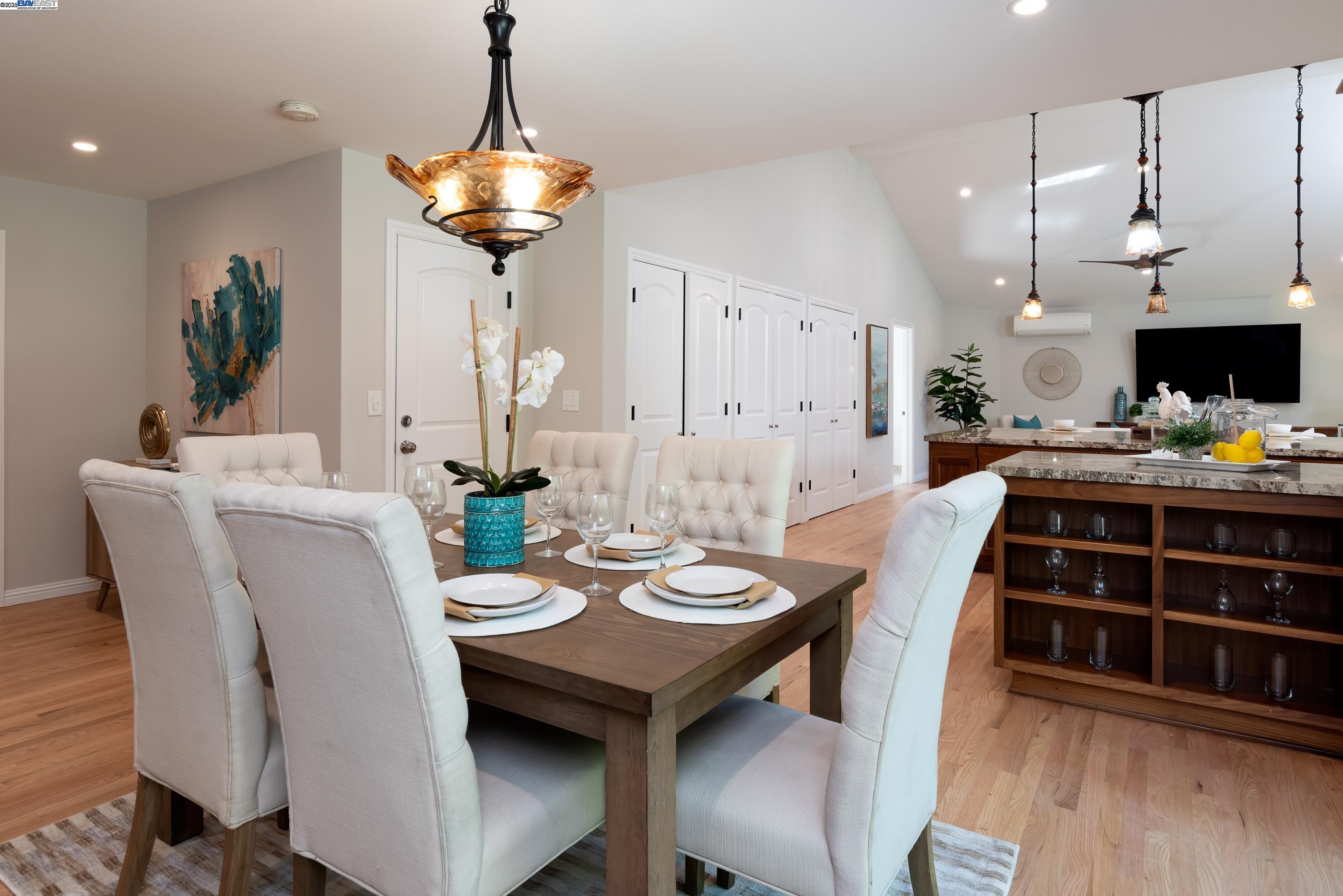 Fremont, California 94536, United States, 3 Bedrooms Bedrooms, ,3 BathroomsBathrooms,Residential,Active,200535