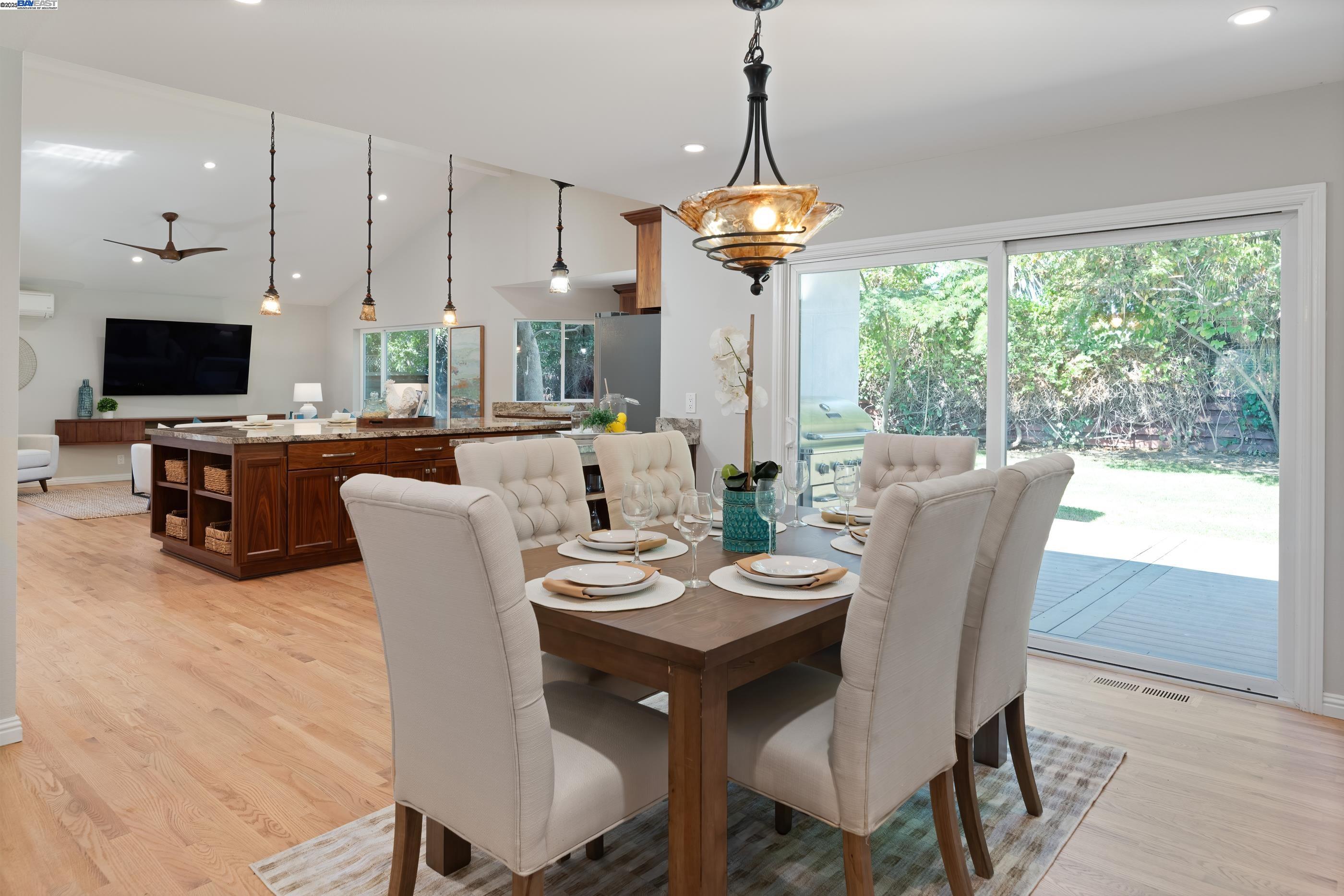 Fremont, California 94536, United States, 3 Bedrooms Bedrooms, ,3 BathroomsBathrooms,Residential,Active,200535