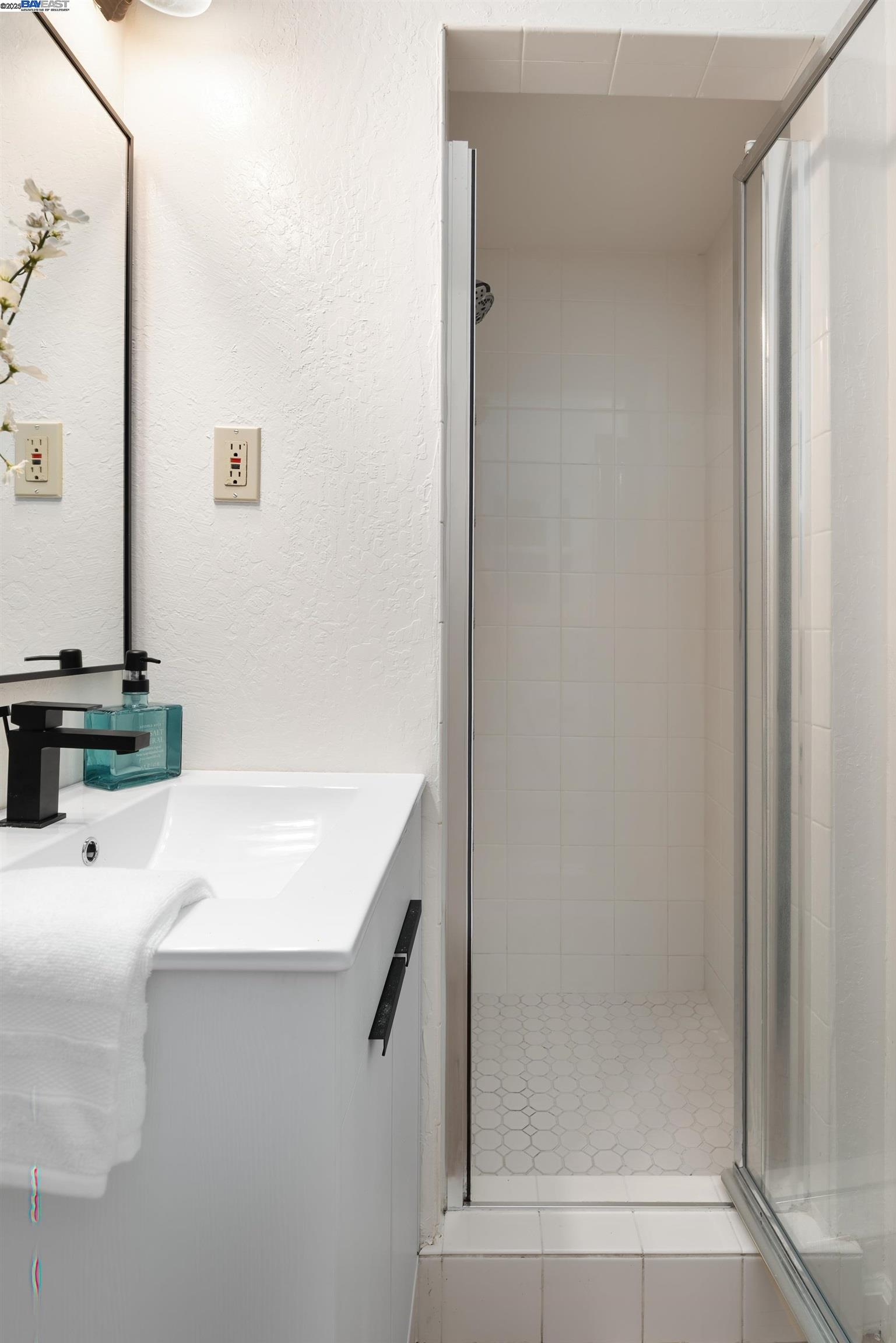 Fremont, California 94536, United States, 3 Bedrooms Bedrooms, ,3 BathroomsBathrooms,Residential,Active,200535