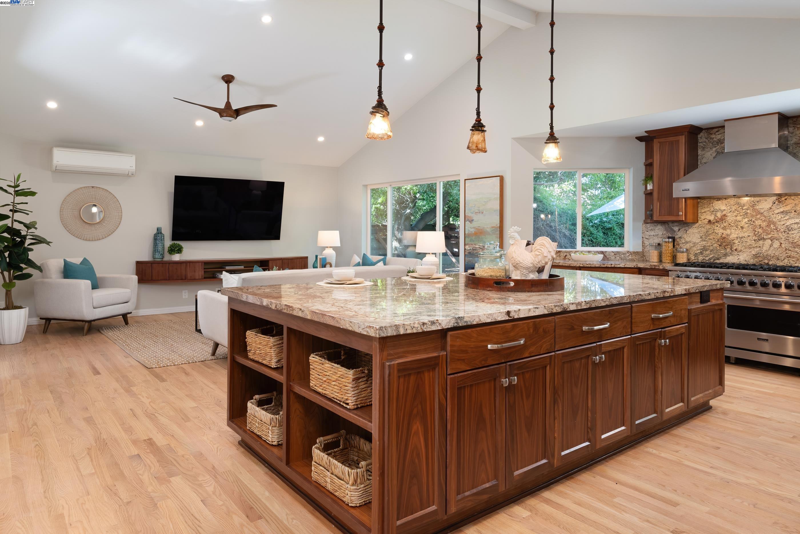 Fremont, California 94536, United States, 3 Bedrooms Bedrooms, ,3 BathroomsBathrooms,Residential,Active,200535