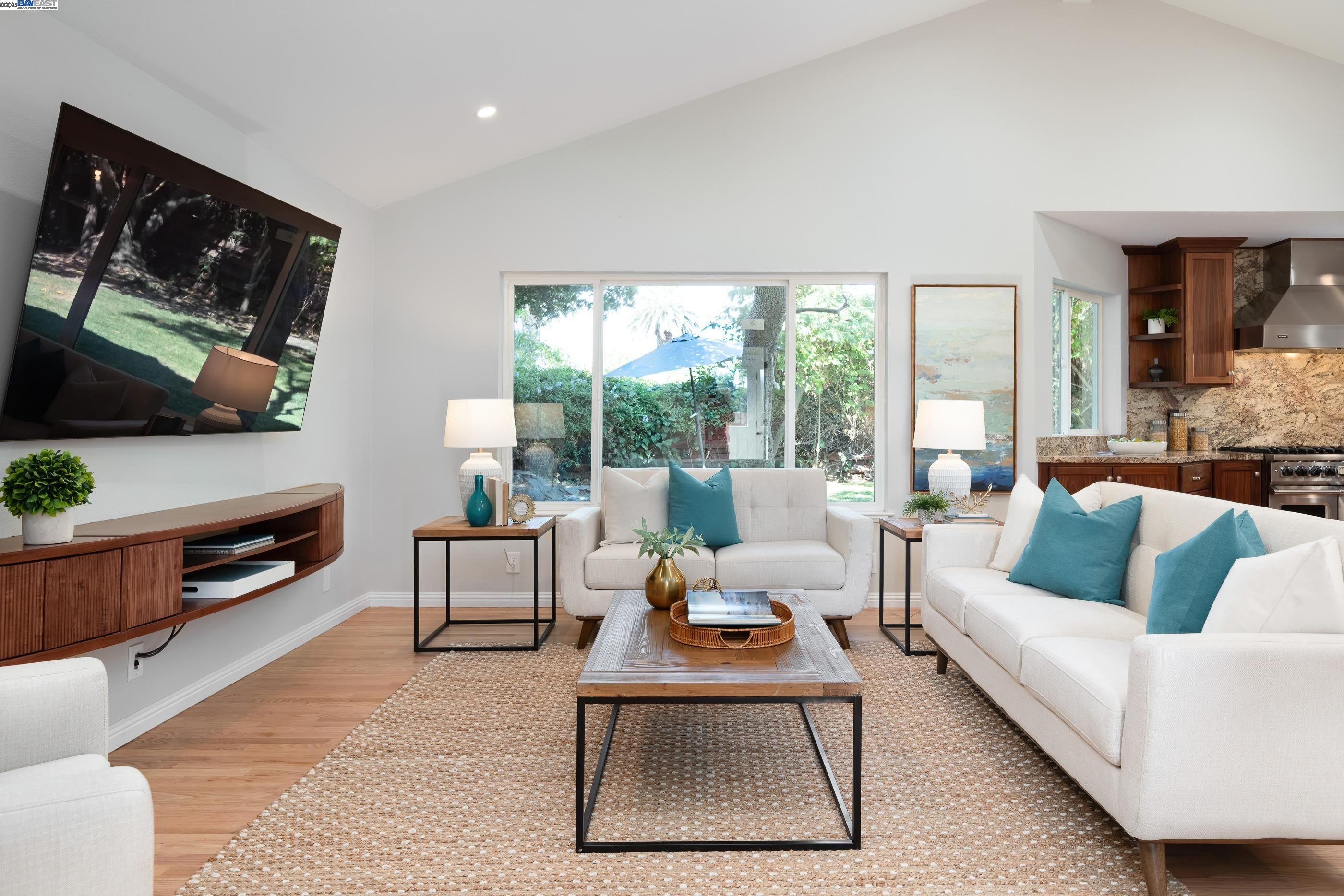 Fremont, California 94536, United States, 3 Bedrooms Bedrooms, ,3 BathroomsBathrooms,Residential,Active,200535