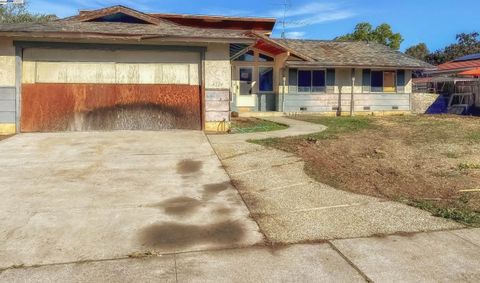 Photo of 4224 Guilford Avenue, Livermore, CA 94550 (MLS # 41116772)