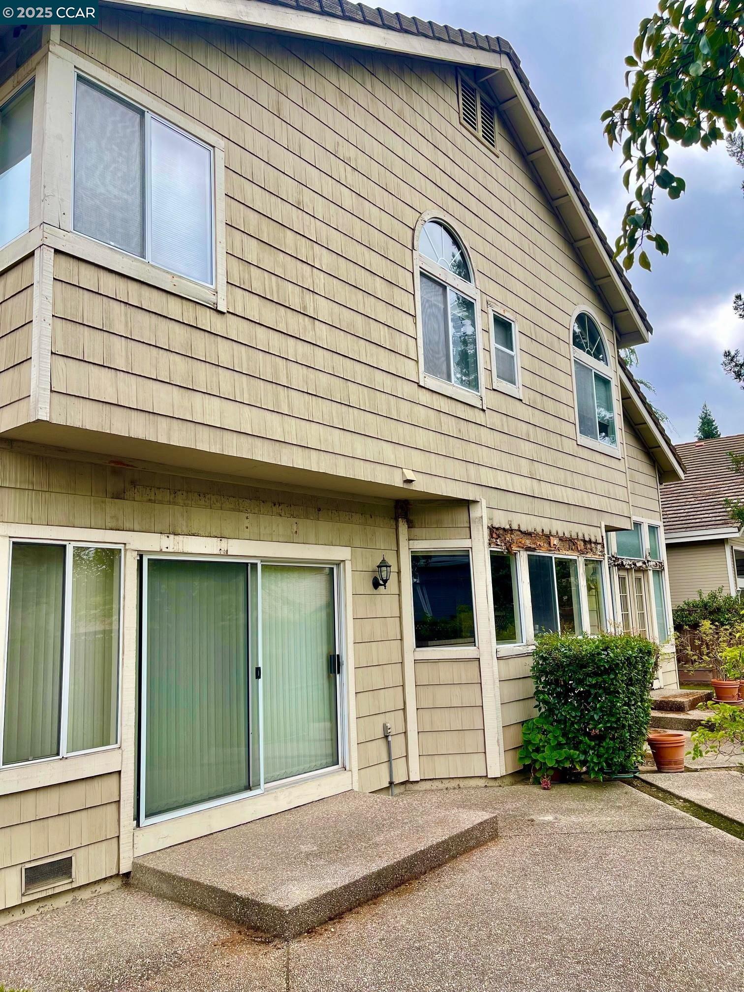 Pleasanton, California 94588, United States, 5 Bedrooms Bedrooms, ,3 BathroomsBathrooms,Residential,Active,227853