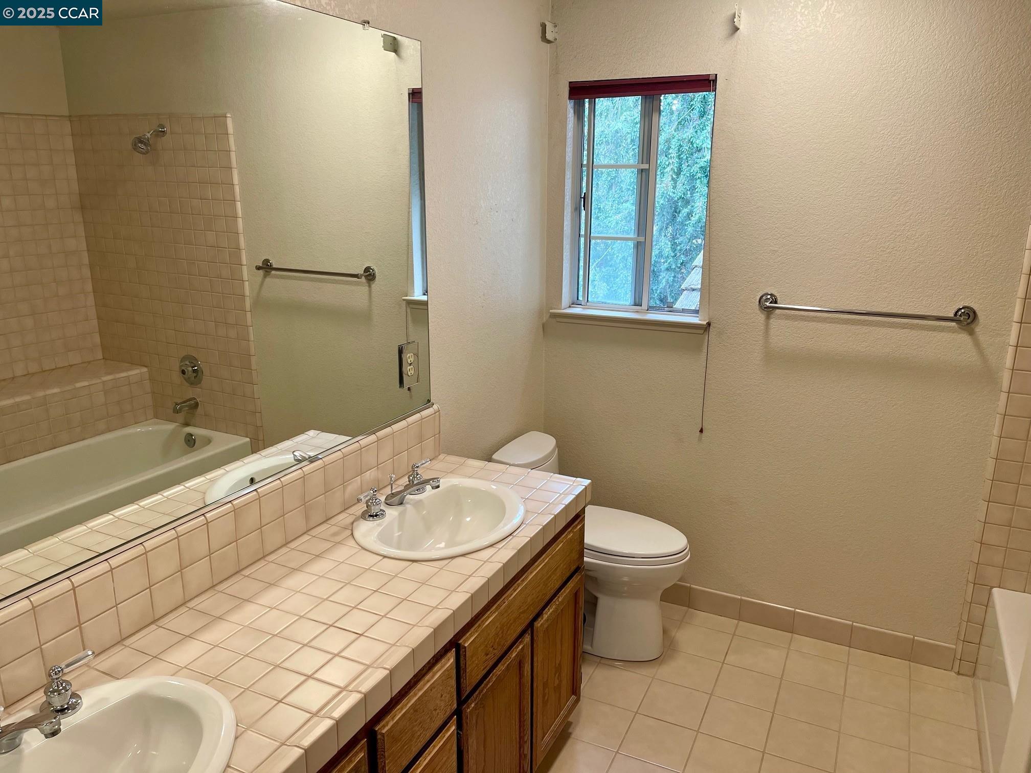 Pleasanton, California 94588, United States, 5 Bedrooms Bedrooms, ,3 BathroomsBathrooms,Residential,Active,227853