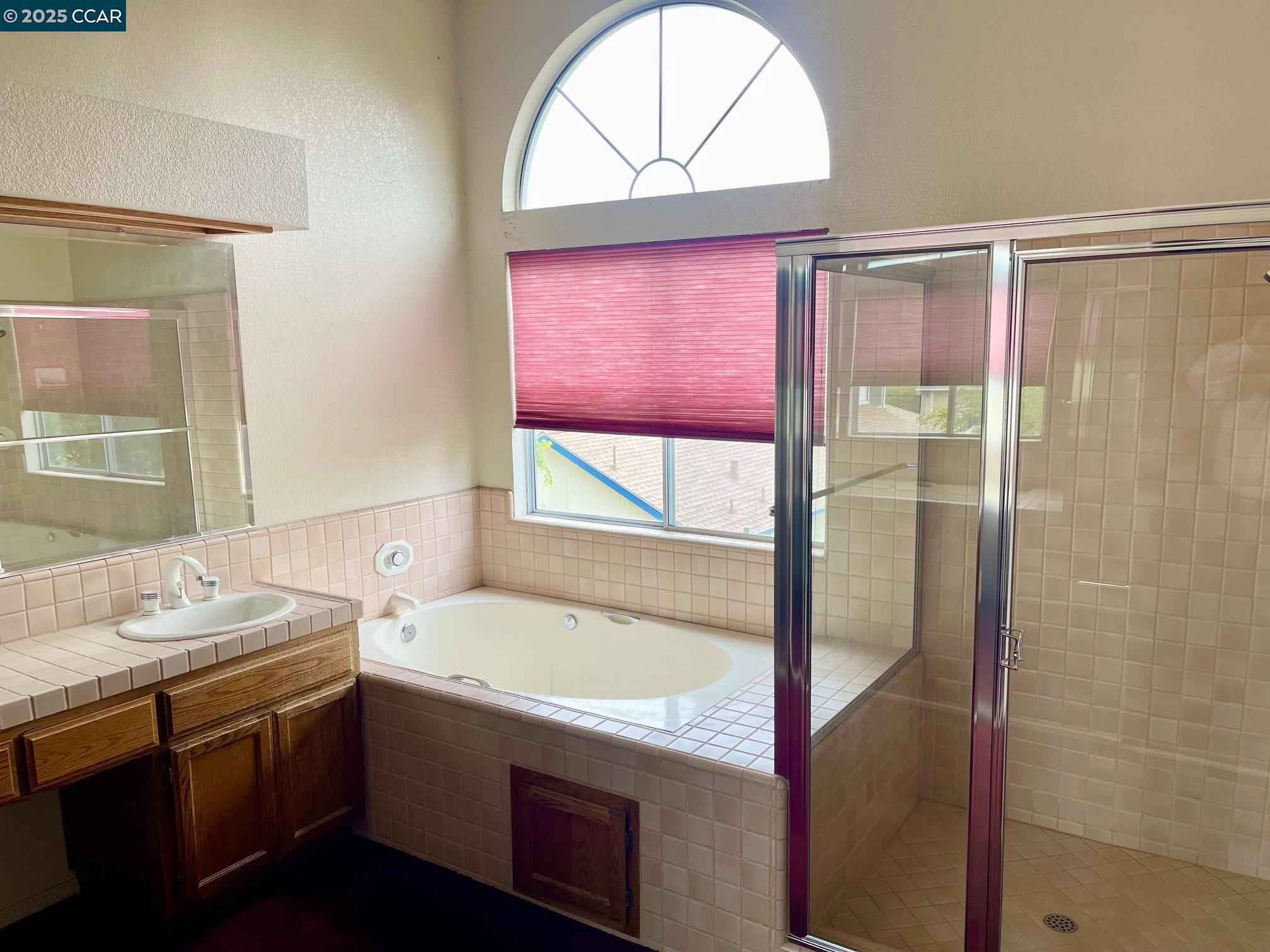 Pleasanton, California 94588, United States, 5 Bedrooms Bedrooms, ,3 BathroomsBathrooms,Residential,Active,227853