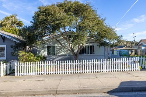 Photo of 609 Congress Avenue, Pacific Grove, CA 93950 (MLS # ML82029156)