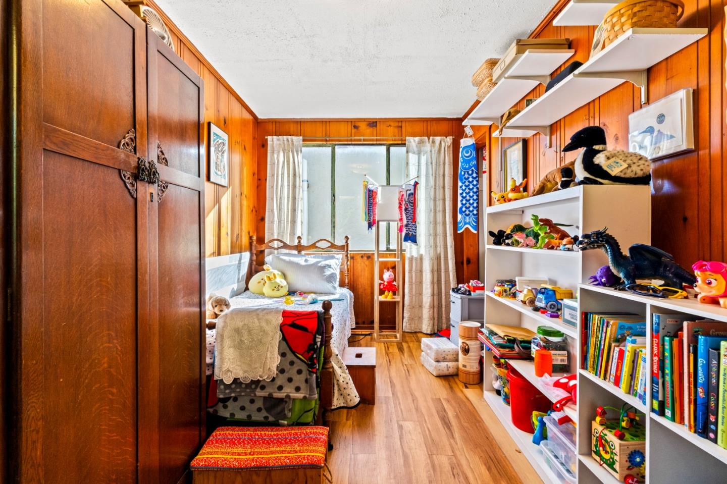 San Mateo, California 94402, United States, 4 Bedrooms Bedrooms, ,2 BathroomsBathrooms,Residential,Active,132845