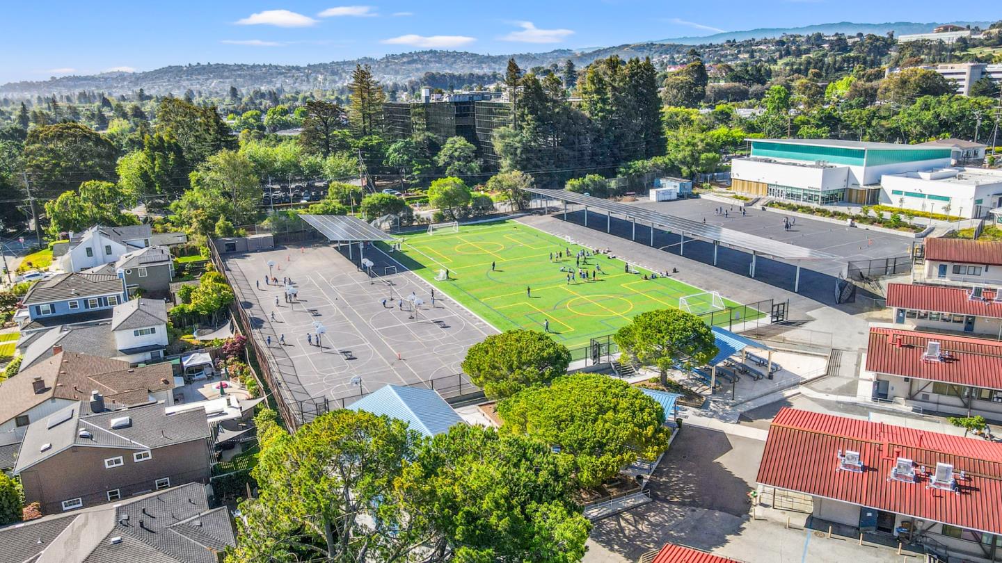 San Mateo, California 94402, United States, 4 Bedrooms Bedrooms, ,2 BathroomsBathrooms,Residential,Active,132845