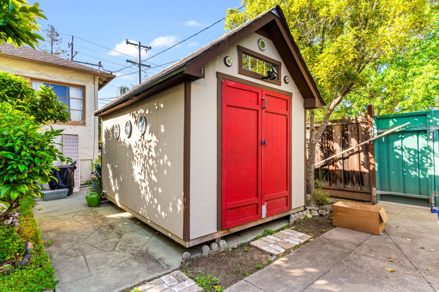 San Mateo, California 94402, United States, 4 Bedrooms Bedrooms, ,2 BathroomsBathrooms,Residential,Active,132845