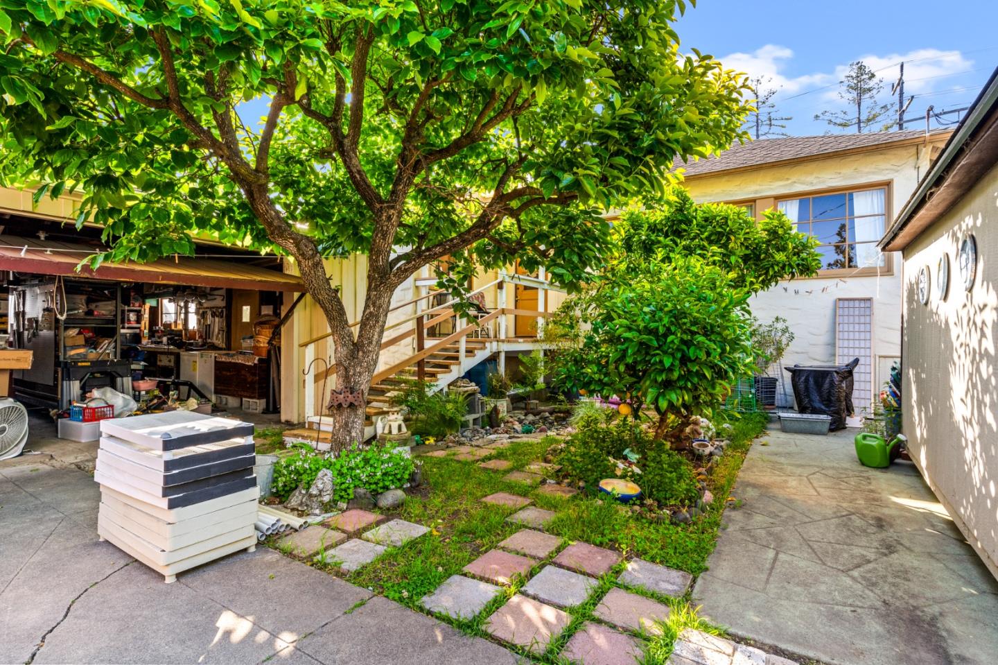 San Mateo, California 94402, United States, 4 Bedrooms Bedrooms, ,2 BathroomsBathrooms,Residential,Active,132845