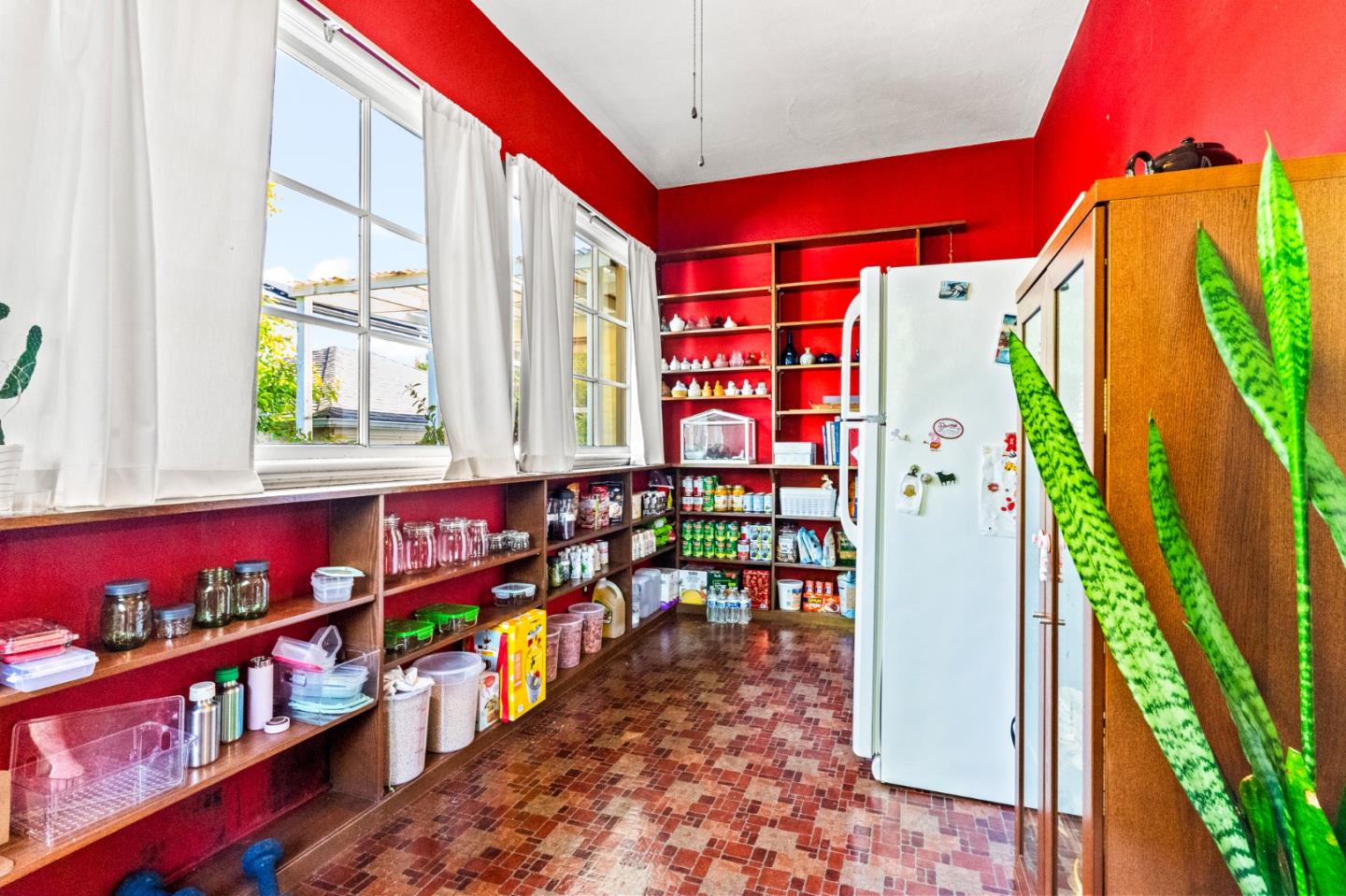 San Mateo, California 94402, United States, 4 Bedrooms Bedrooms, ,2 BathroomsBathrooms,Residential,Active,132845