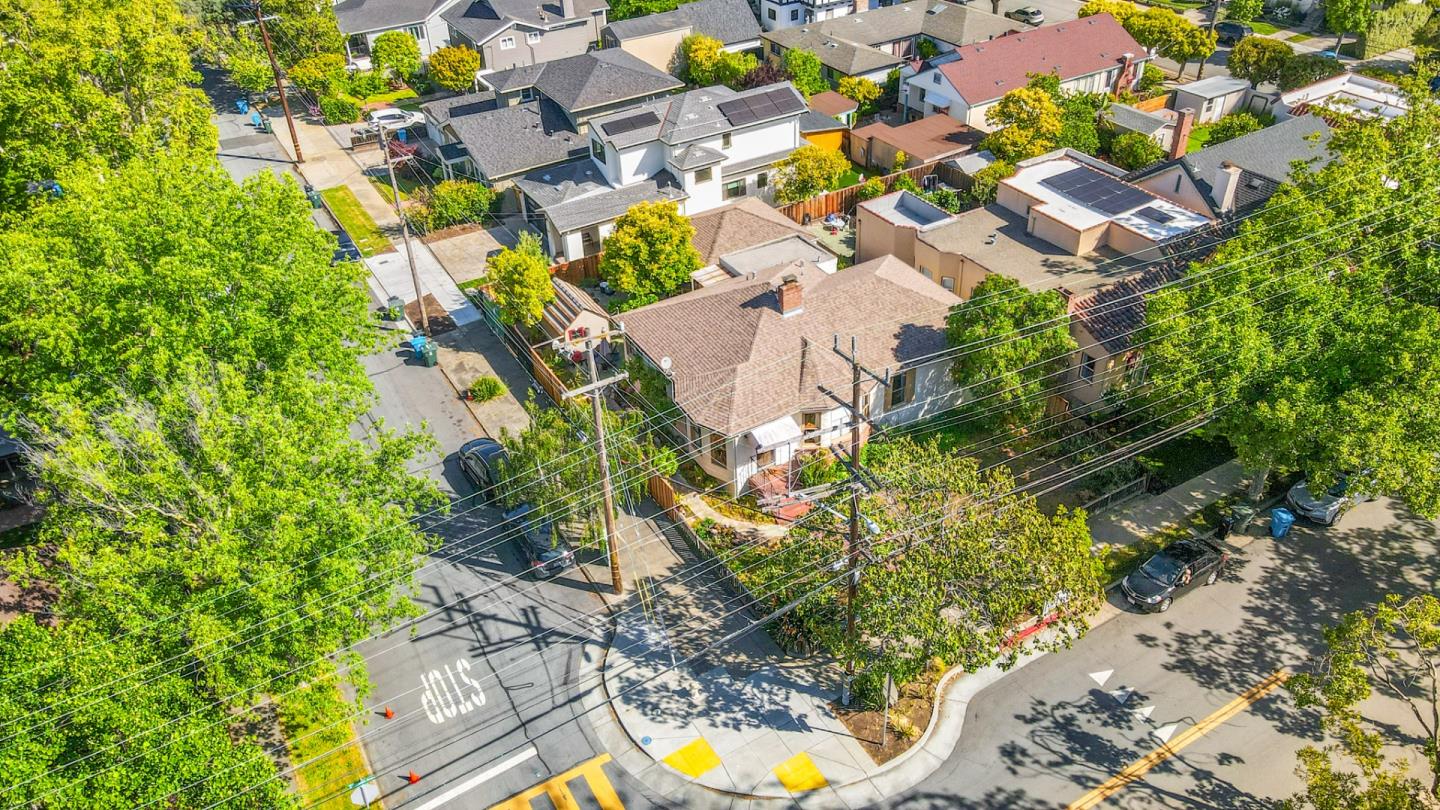 San Mateo, California 94402, United States, 4 Bedrooms Bedrooms, ,2 BathroomsBathrooms,Residential,Active,132845