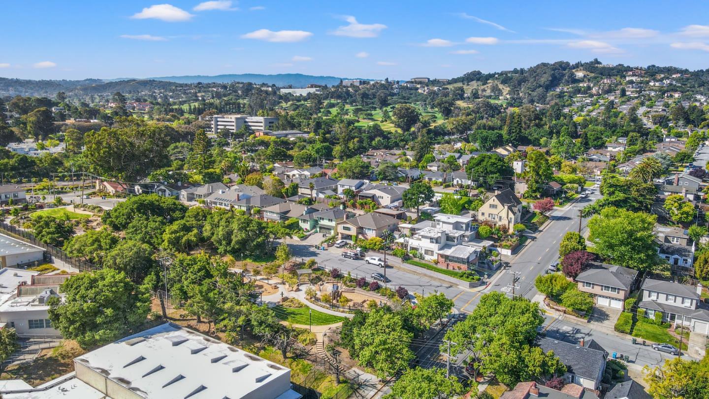 San Mateo, California 94402, United States, 4 Bedrooms Bedrooms, ,2 BathroomsBathrooms,Residential,Active,132845