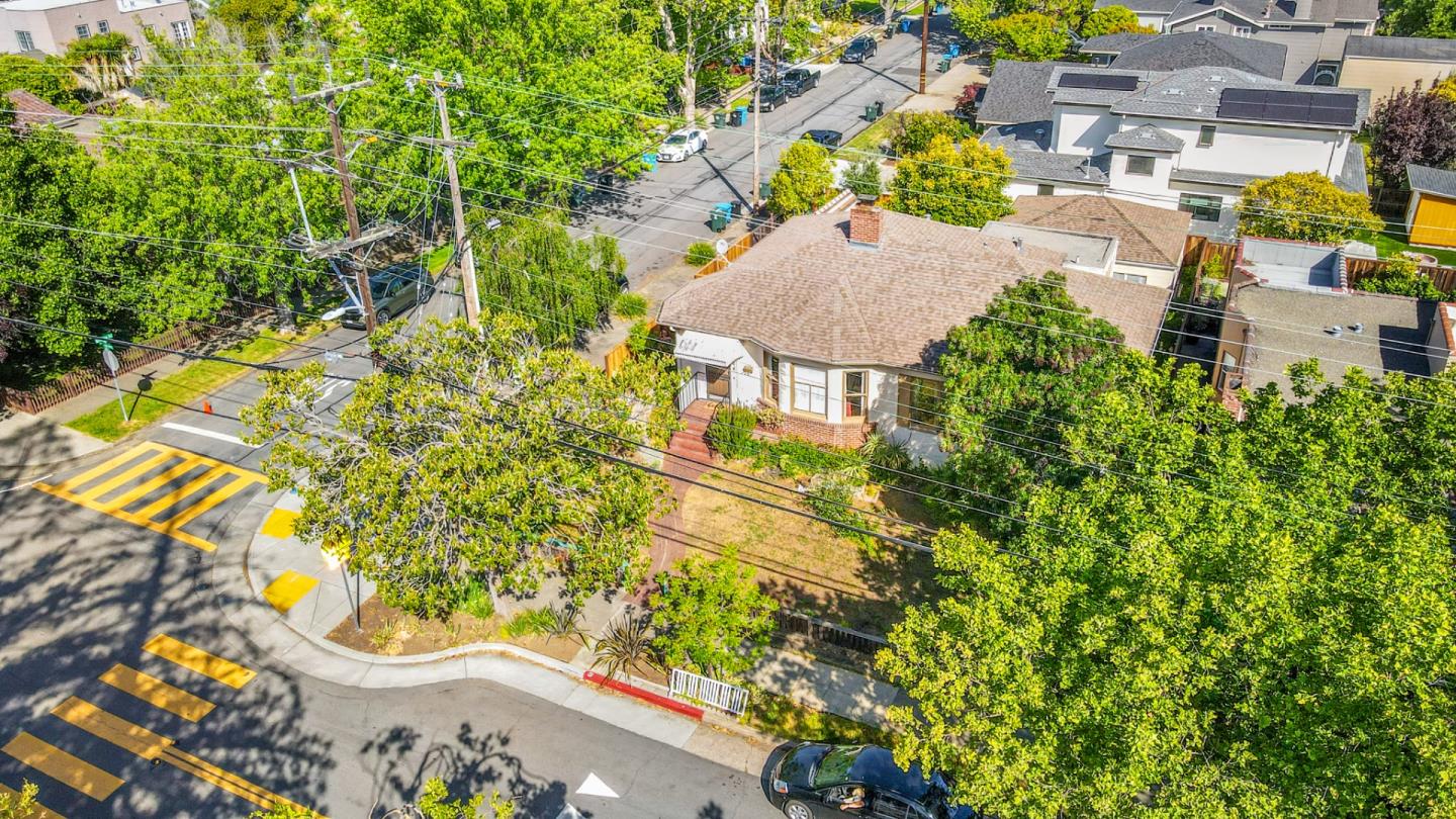 San Mateo, California 94402, United States, 4 Bedrooms Bedrooms, ,2 BathroomsBathrooms,Residential,Active,132845