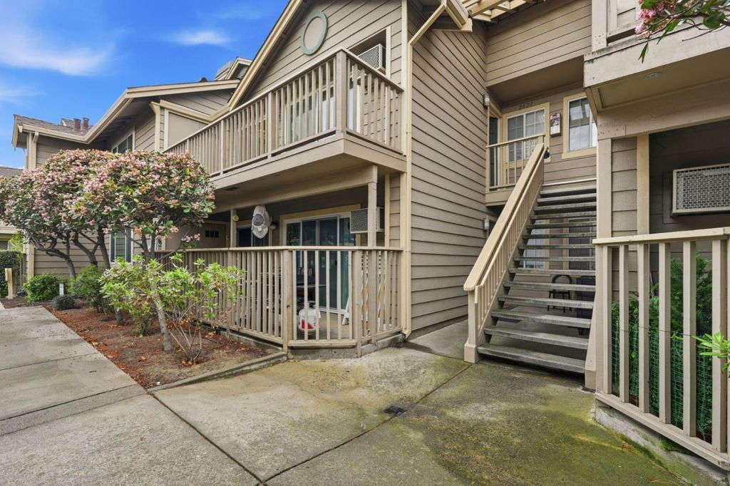 Photo of 2427 Jubilee Lane, San Jose, CA 95131 (MLS # ML82041081)