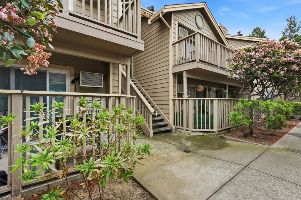 Photo of 2427 Jubilee Lane, San Jose, CA 95131 (MLS # ML82041081)