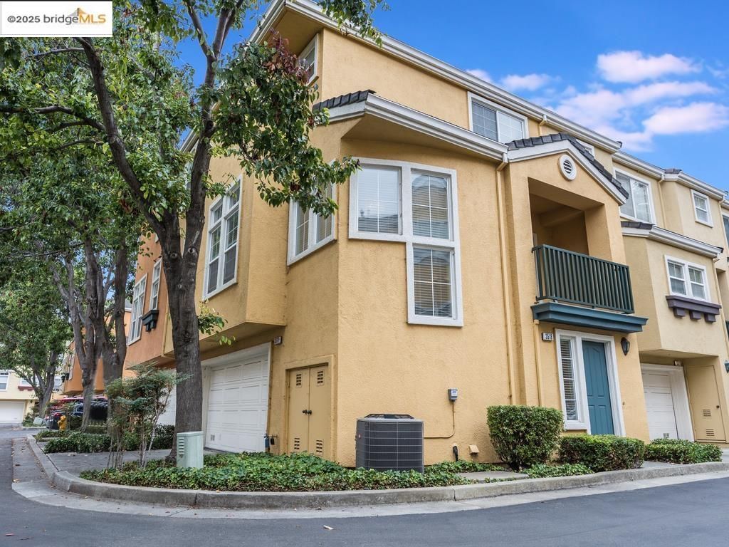 Photo of 3518 Madison Cmn, Fremont, CA 94538 (MLS # 41116182)