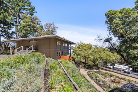 A home in Woodside