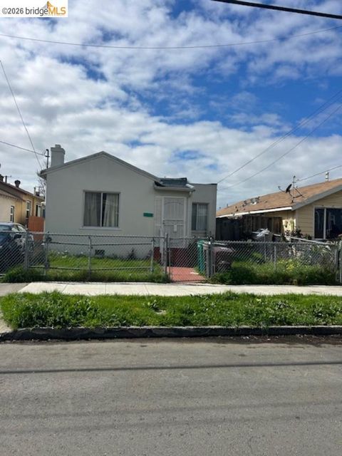 Photo of 7625 Hillside St, Oakland, CA 94605 (MLS # 41125587)