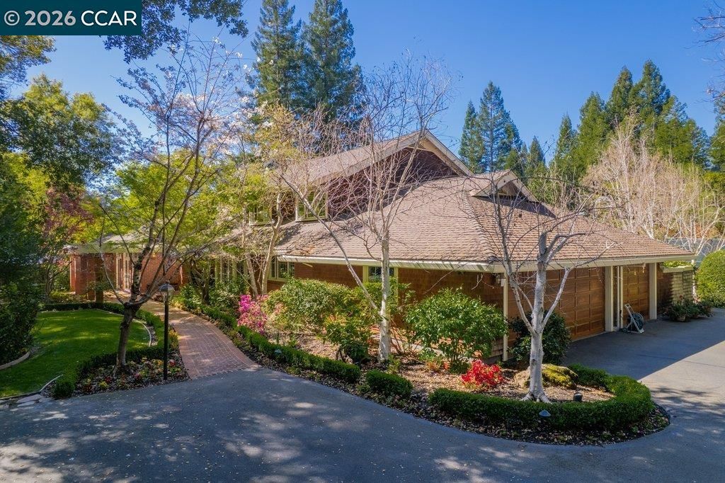 Photo of 2255 Alameda Diablo, Diablo, CA 94528 (MLS # 41129133)