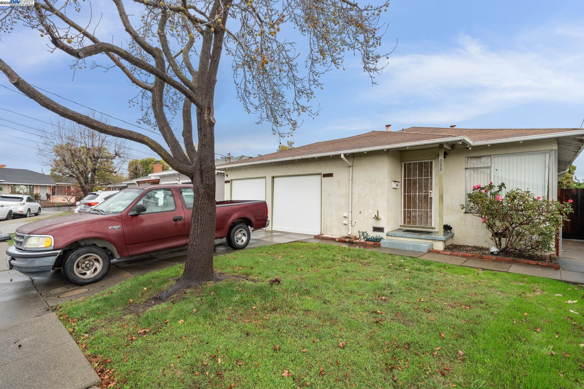 20884-20886 Ashfield Ave