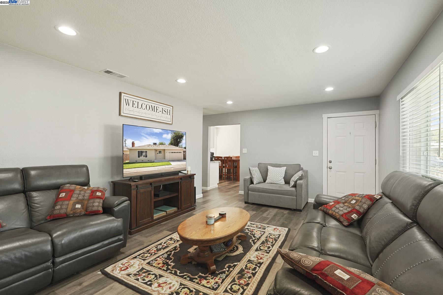 Modesto, California 95350, United States, 3 Bedrooms Bedrooms, ,2 BathroomsBathrooms,Residential,Active,214442