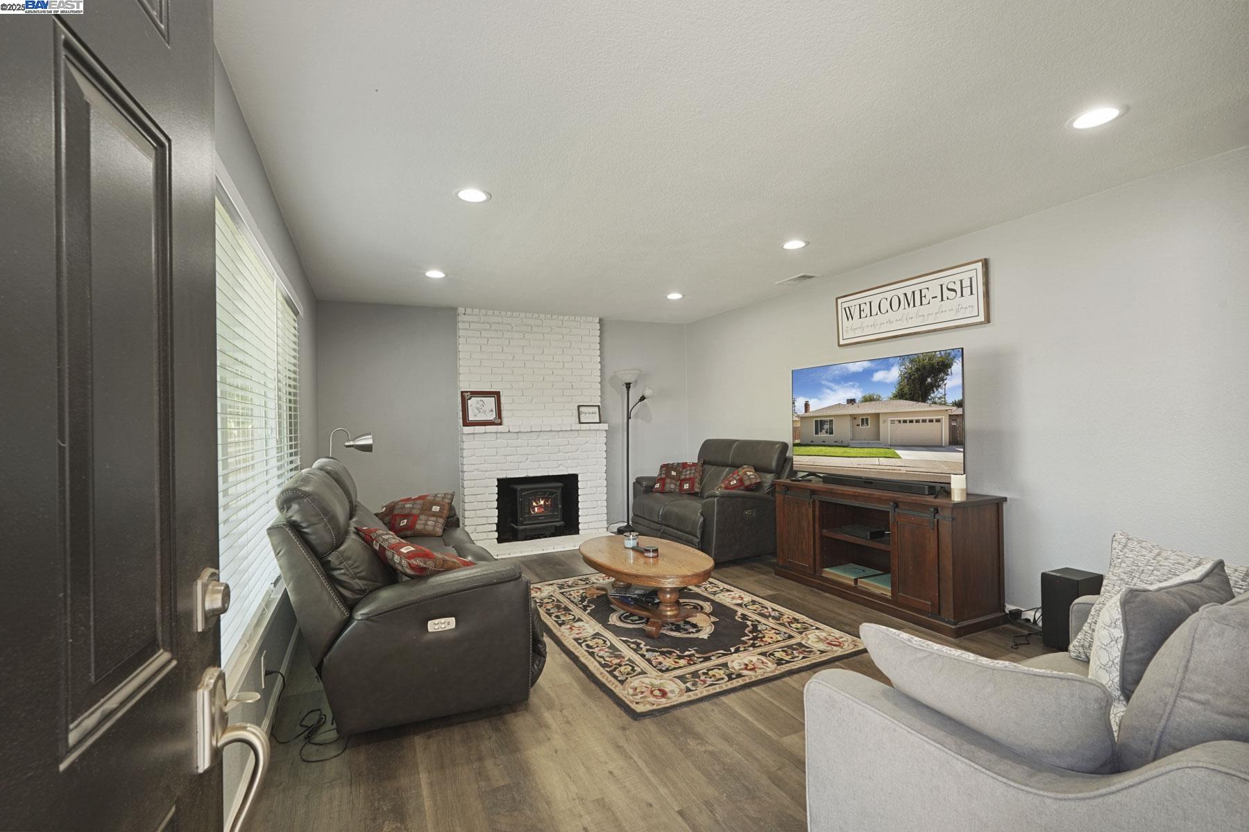 Modesto, California 95350, United States, 3 Bedrooms Bedrooms, ,2 BathroomsBathrooms,Residential,Active,214442