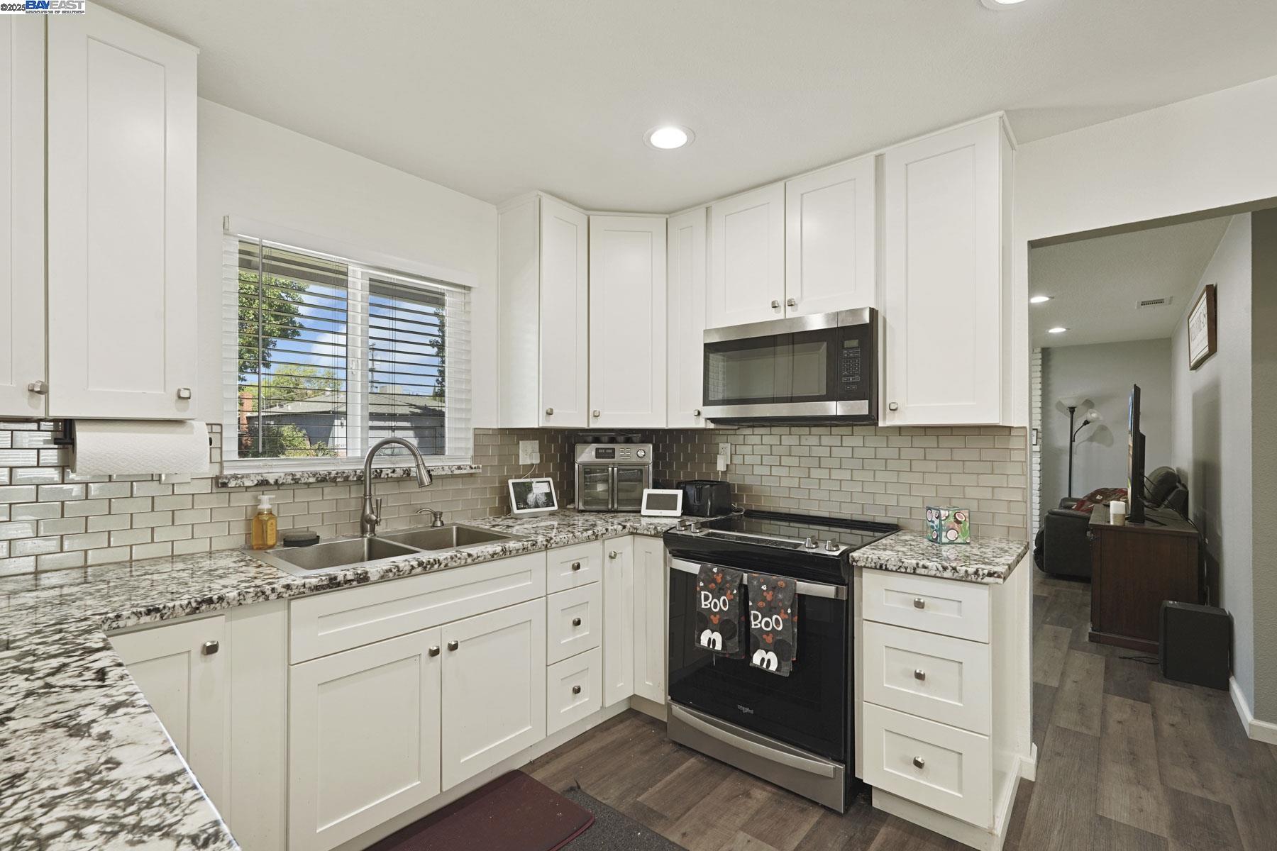 Modesto, California 95350, United States, 3 Bedrooms Bedrooms, ,2 BathroomsBathrooms,Residential,Active,214442