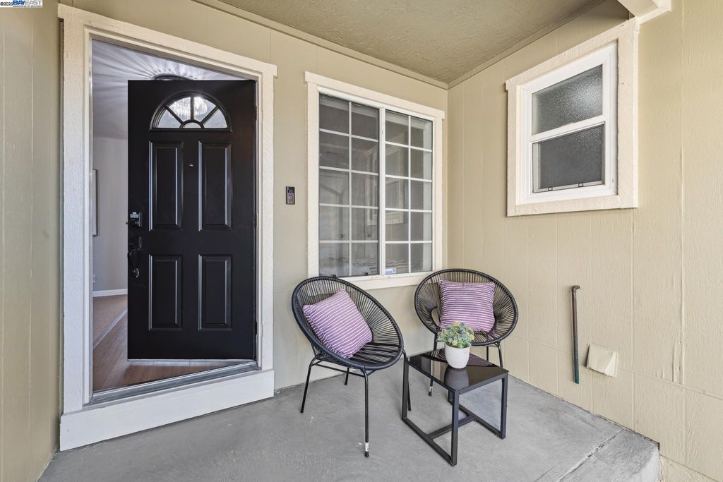 Photo of 31274 Santa Maria Drive, Union City, CA 94587 (MLS # 41116183)